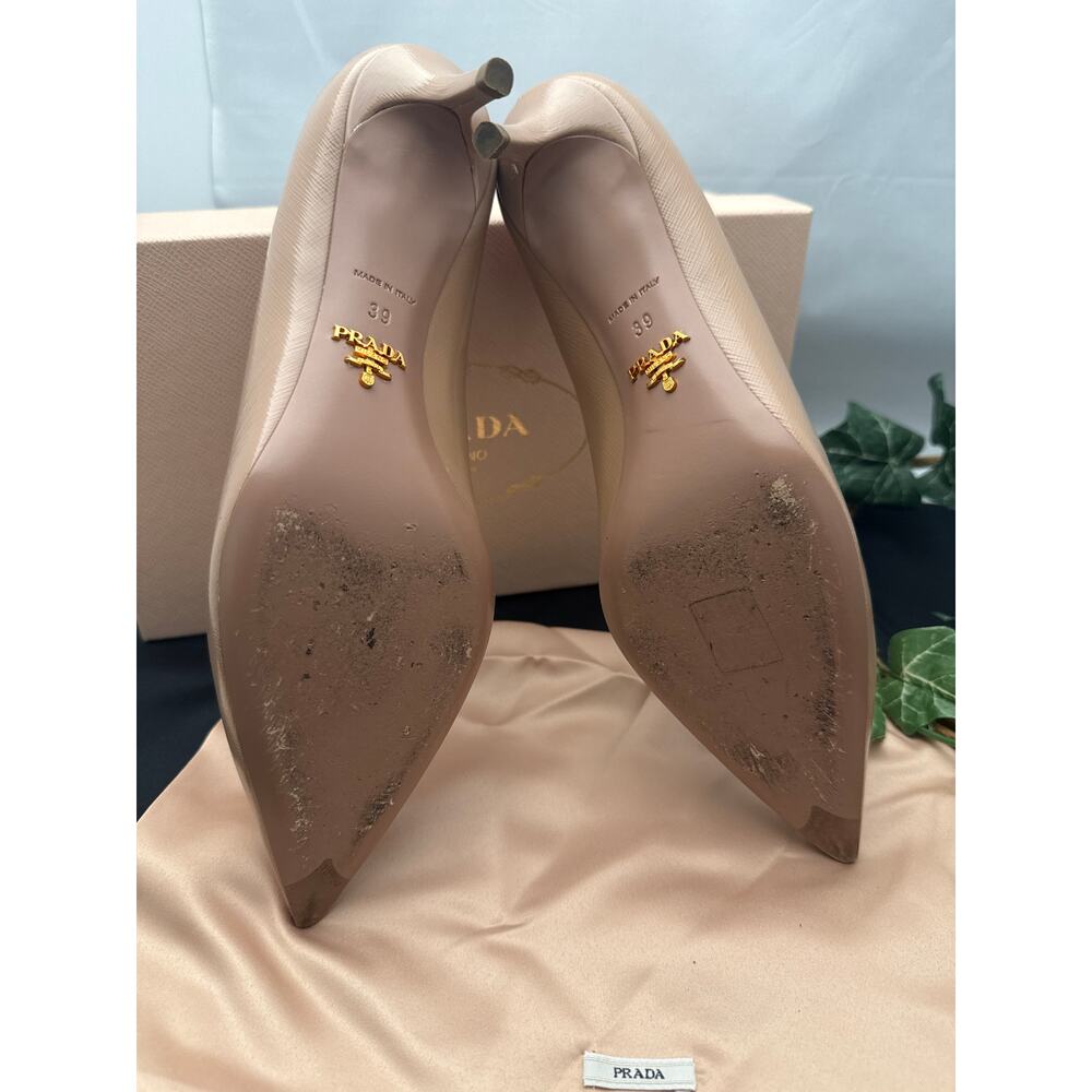 Prada Vernice Saffiano Leather Pumps Beige Pointed Toe Sz 39 - Picture 5 of 8